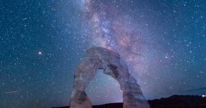 Avaruusfysiikka - Aurinkokuntamme salamannopea matka läpi universumin: Uudet löydökset haastavat käsityksemme