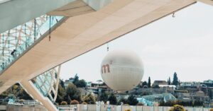 Akkuteknologia - EV-akut: Miten tuoreet tutkimukset mullistavat tulevaisuuden energiaratkaisut