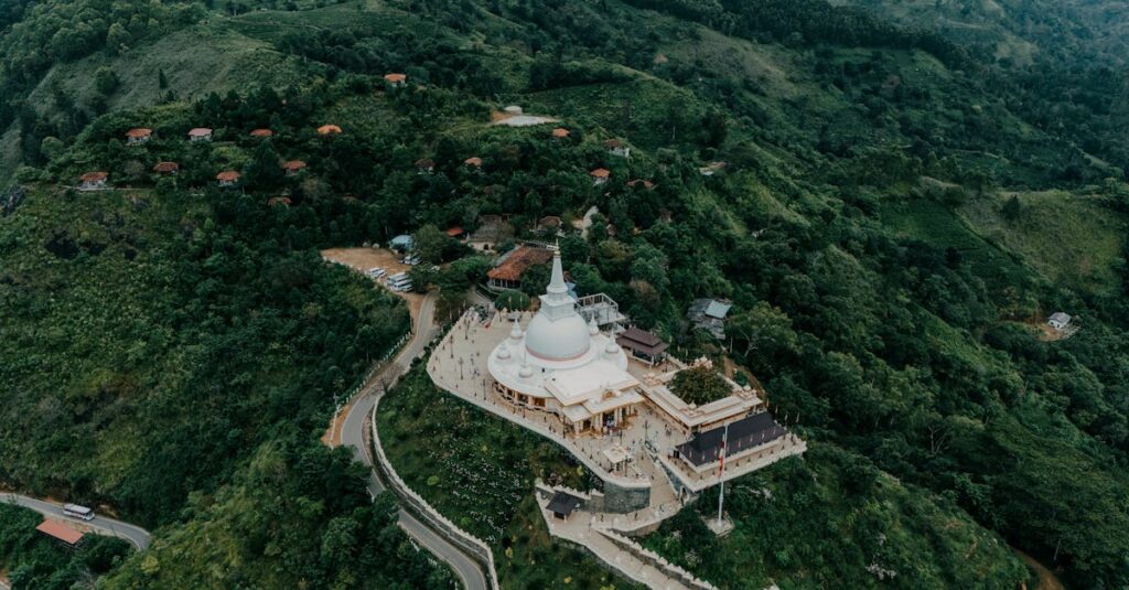 Kuuhotelli - Kuun Matkailun Mullistus: Varaa Oma Hotellihuone Kuussa Vuoteen 2032 Mennessä