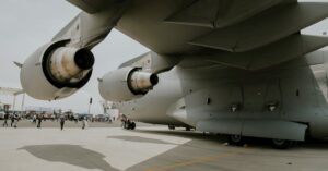 Ilmailu - Lentoliikenteen päästöt puolittuvat tehokkuudella, ei matkustajia karsimalla