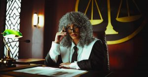 oikeudenkäynnit - Monsanton rikkakasvimyrkyt oikeuden edessä: Syöpävaara vai turvallista käyttöä?