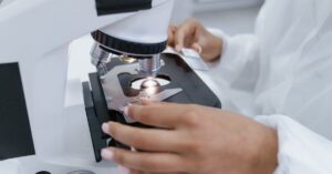 Rokotekehitys - Elämme rokotekehityksen kultakautta – Miten tulevaisuuden rokotteet mullistavat lääketieteen?