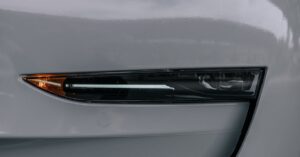 Autoteknologia - Miksi Kiina Kielsi Piilotetut Autonkahvat? Turvallisuus vs. Innovaatio Selitettynä