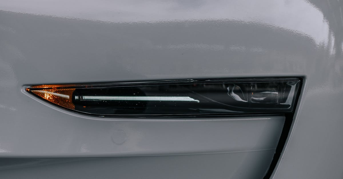 Autoteknologia - Miksi Kiina Kielsi Piilotetut Autonkahvat? Turvallisuus vs. Innovaatio Selitettynä