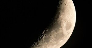 kuunvapinat - Uutta tietoa Kuun pinnalta: Kuun kutistuminen tuo esiin geologisia yllätyksiä